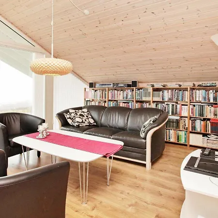 6 Person Holiday In Faaborg *