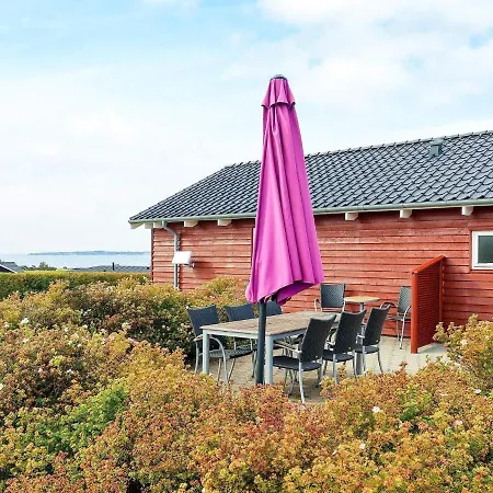 6 Person Holiday In Faaborg *
